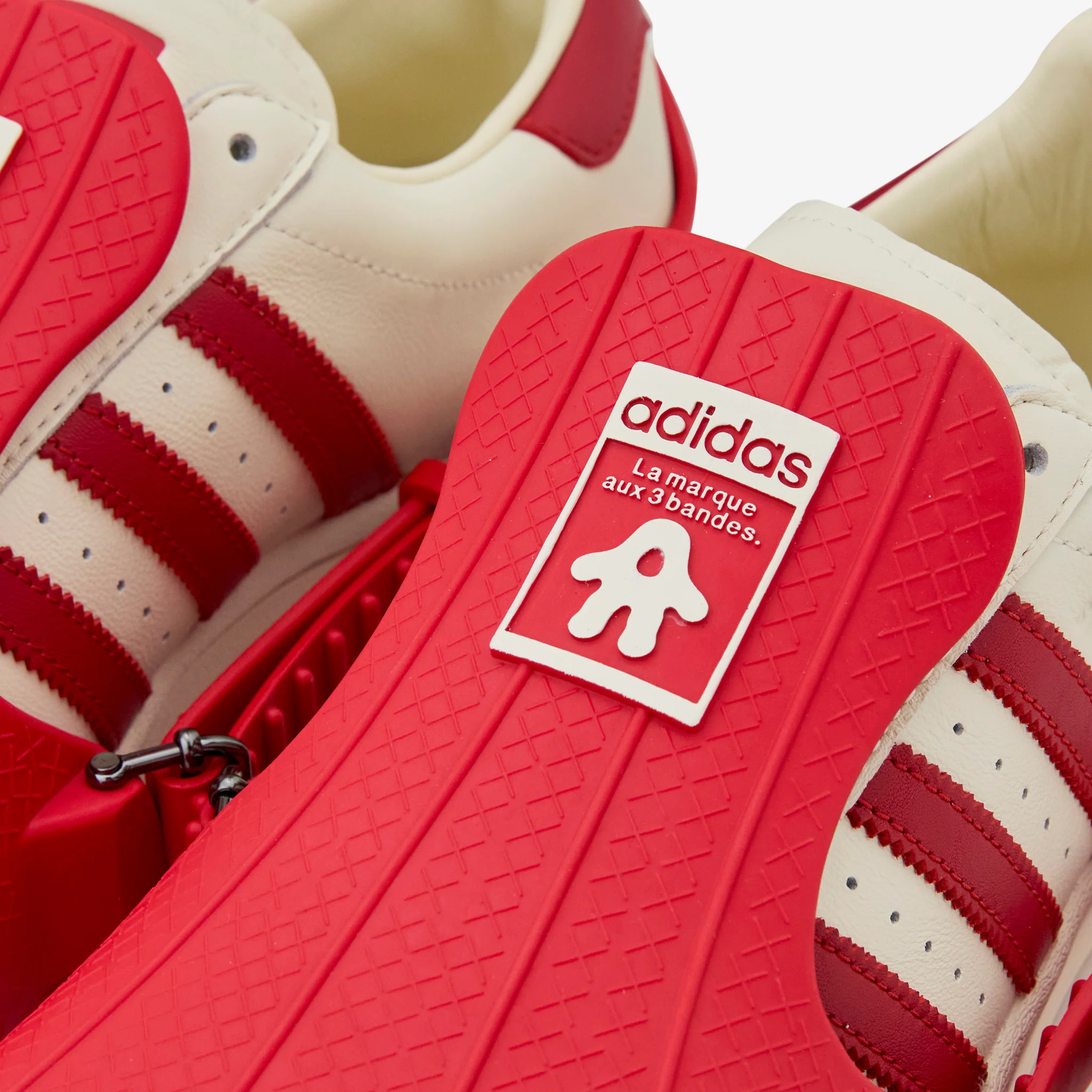Avavav x Women's Superfinger Superstar Better Scarlet | Cream White | Better Scarlet - Image 5