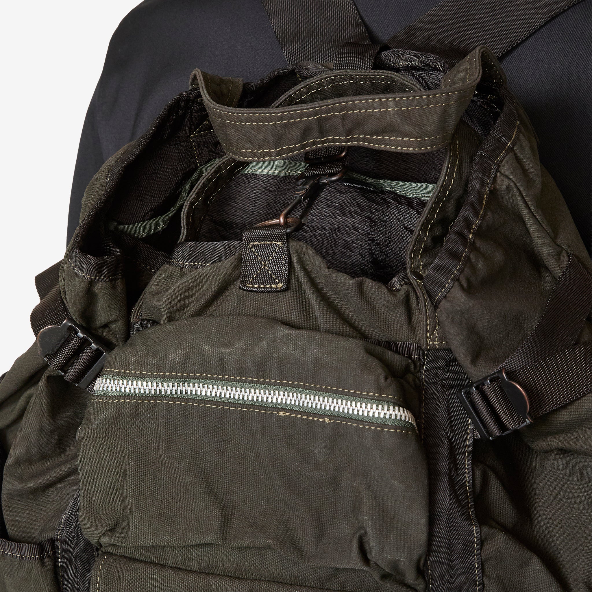 Crag 2-Way Rucksack Khaki - Image 3