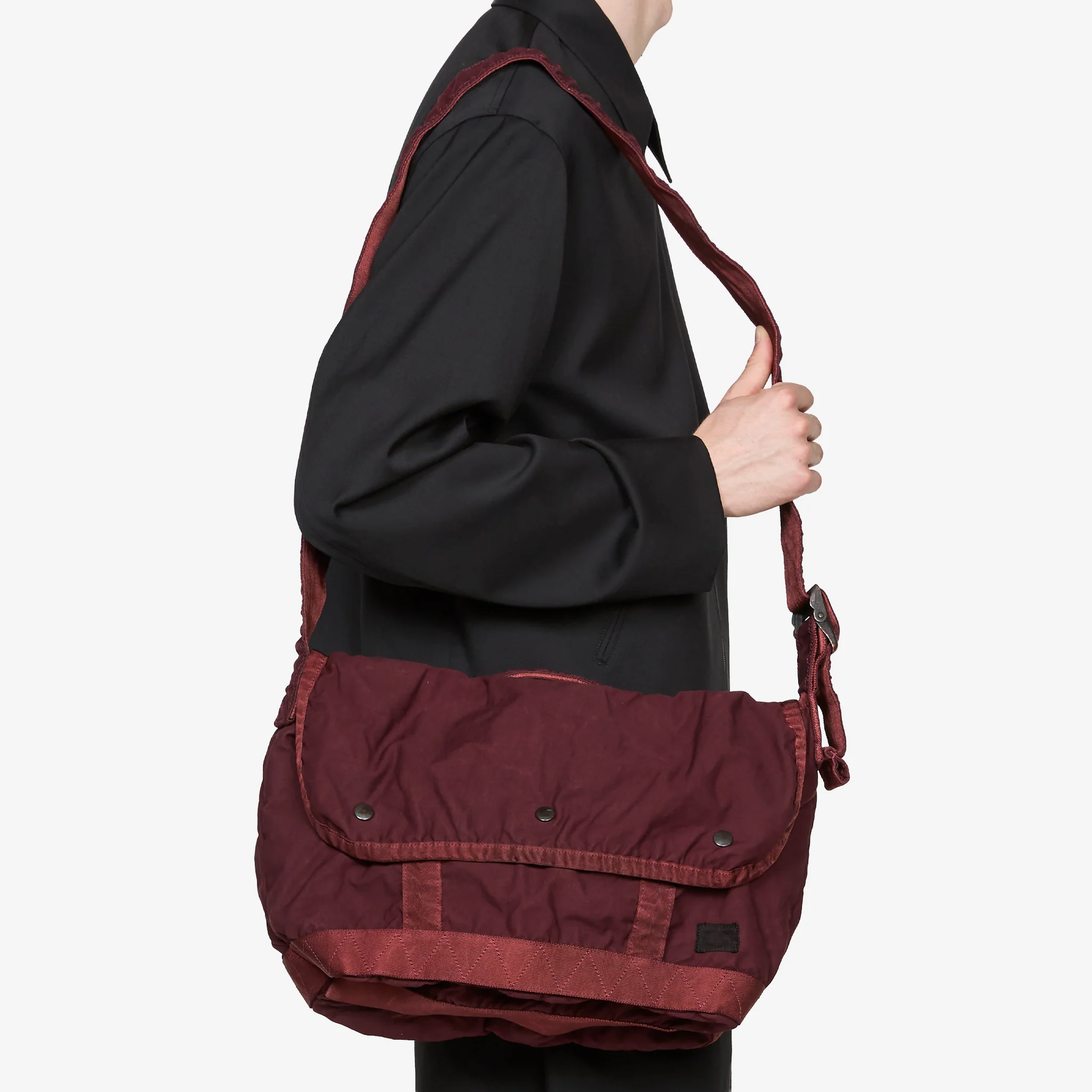 Crag Messenger Bag Burgundy (M)