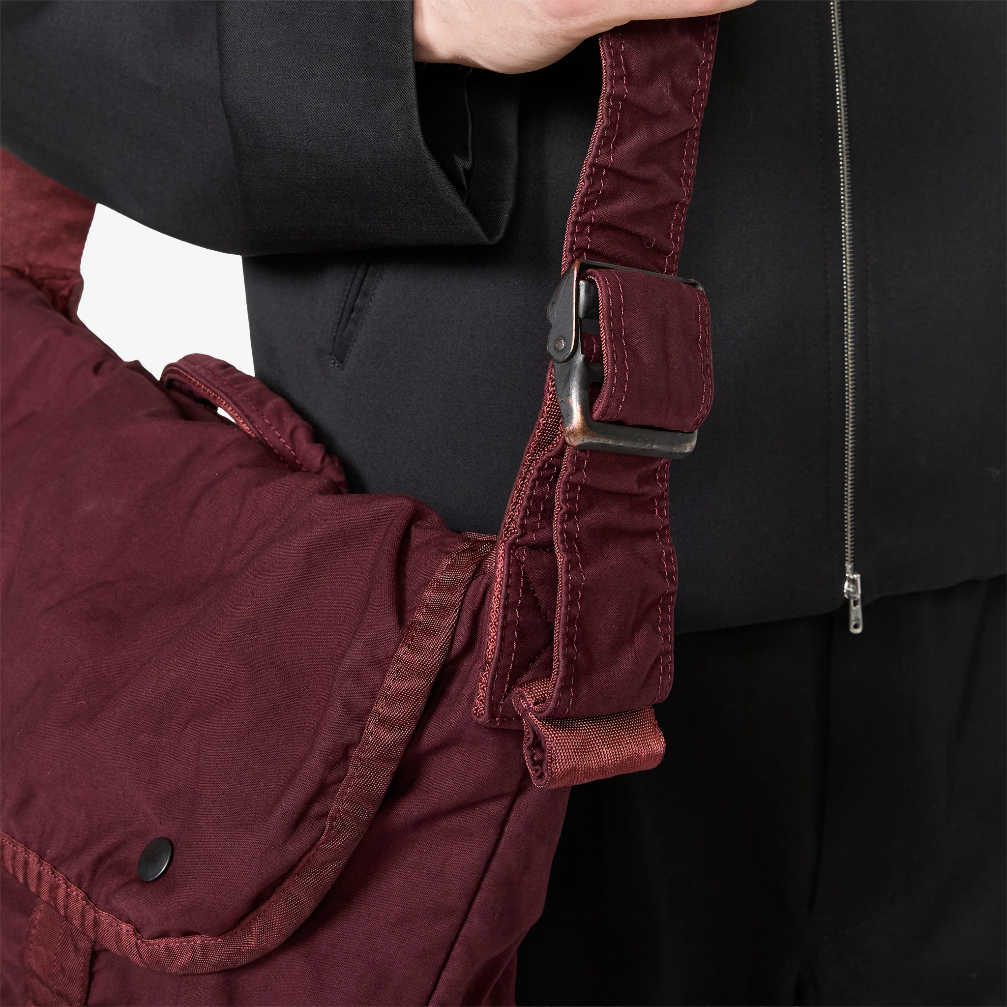 Crag Messenger Bag Burgundy (M) - Image 4