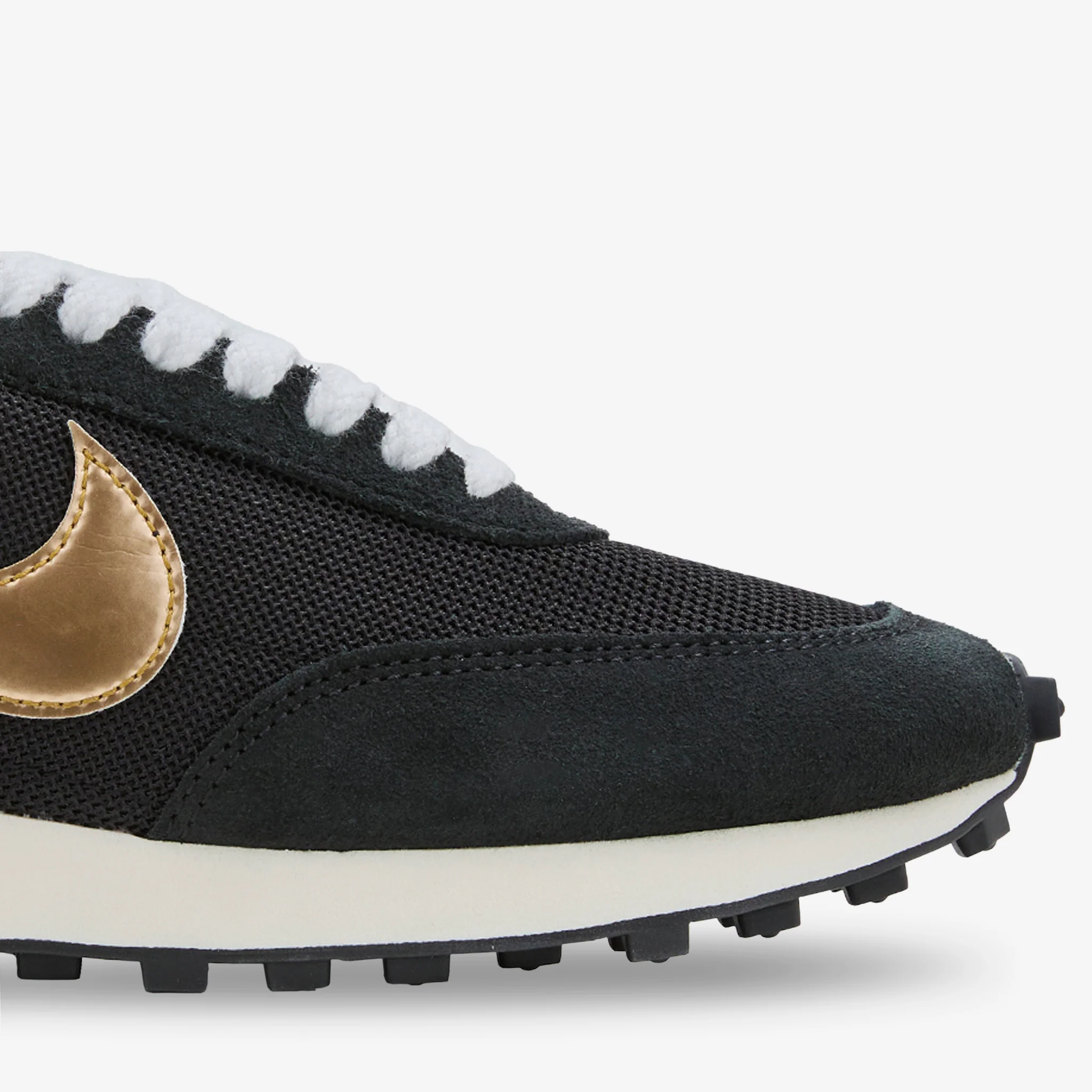 Daybreak SP Black | Metallic Gold | Black - Image 4