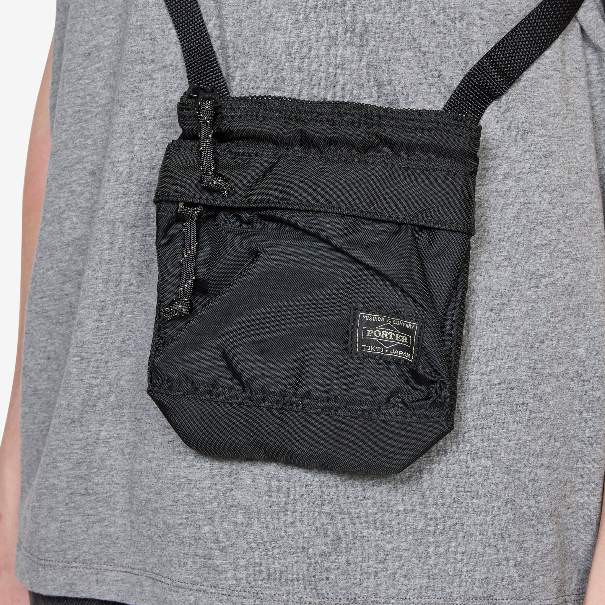Force Shoulder Pouch Black - Image 2