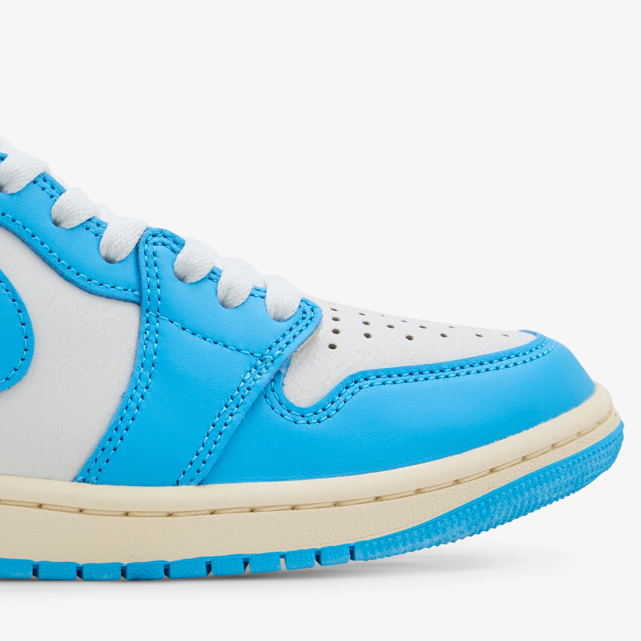 Grade School Air Jordan 1 Retro High OG 'UNC Reimagined' Dark Powder Blue | Dark Powder Blue | Sail - Image 3
