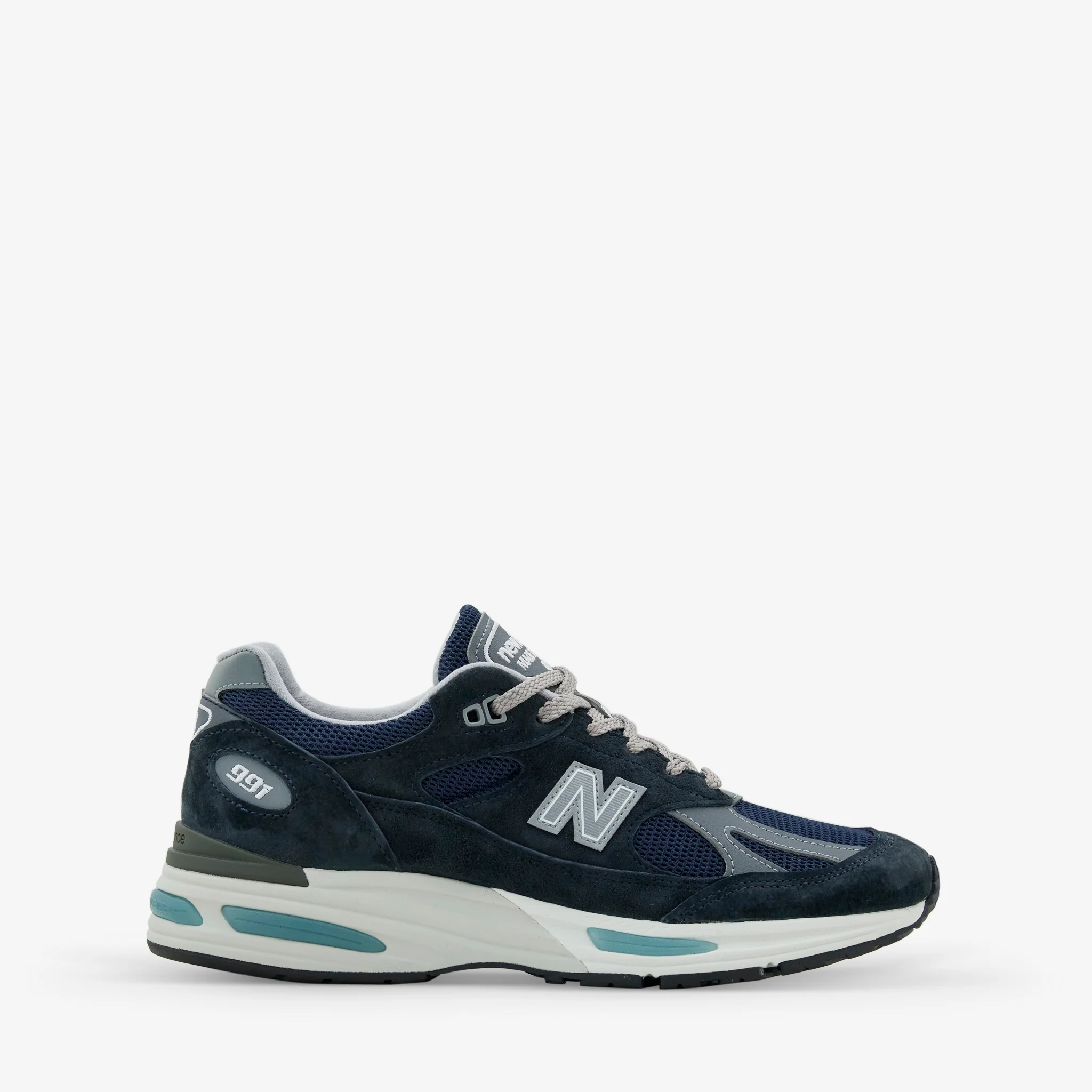 Made in UK 991v2 Dark Navy | Smoked Pearl | Silver - Image 2