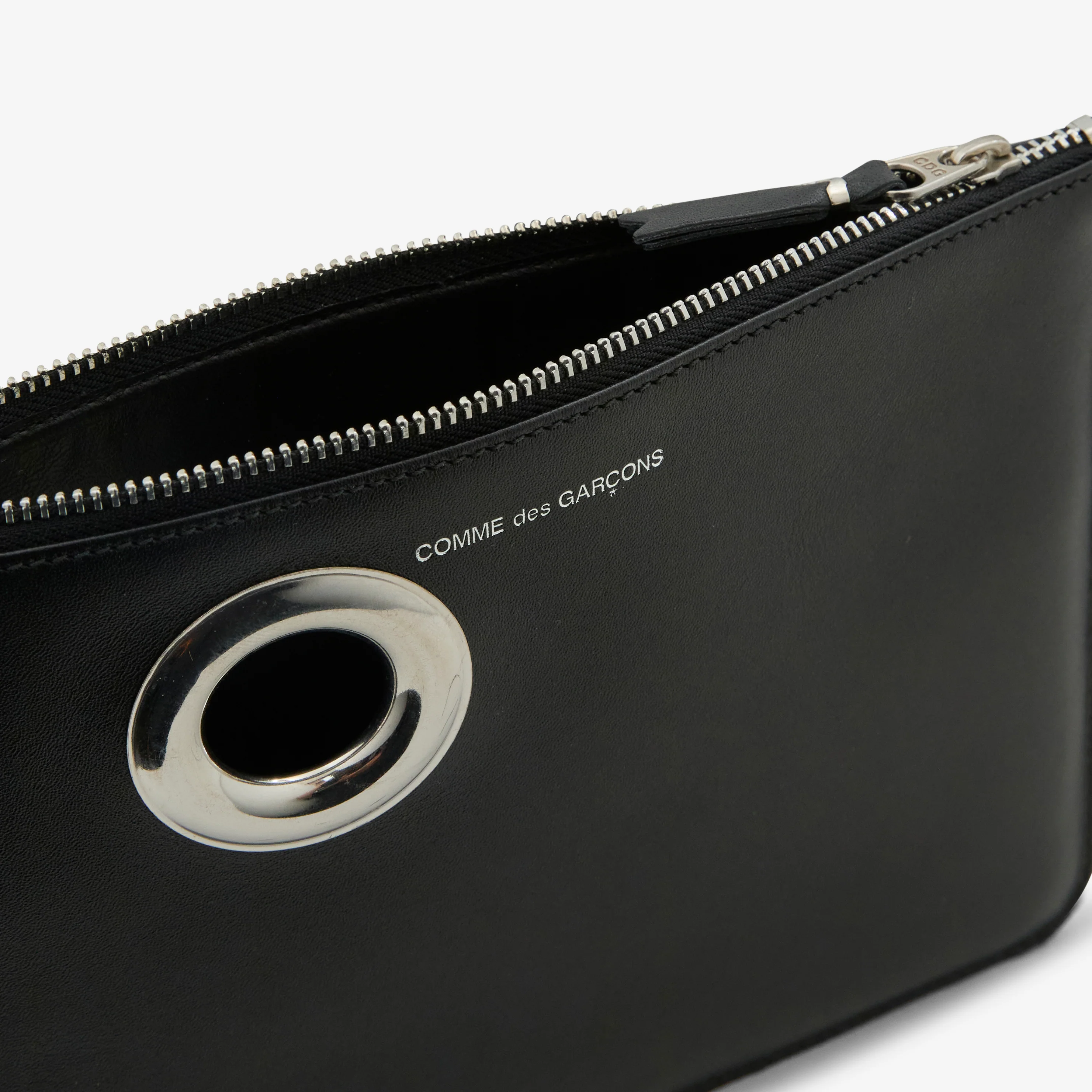 SA5100SE Silver Eyelet Wallet Black - Image 3
