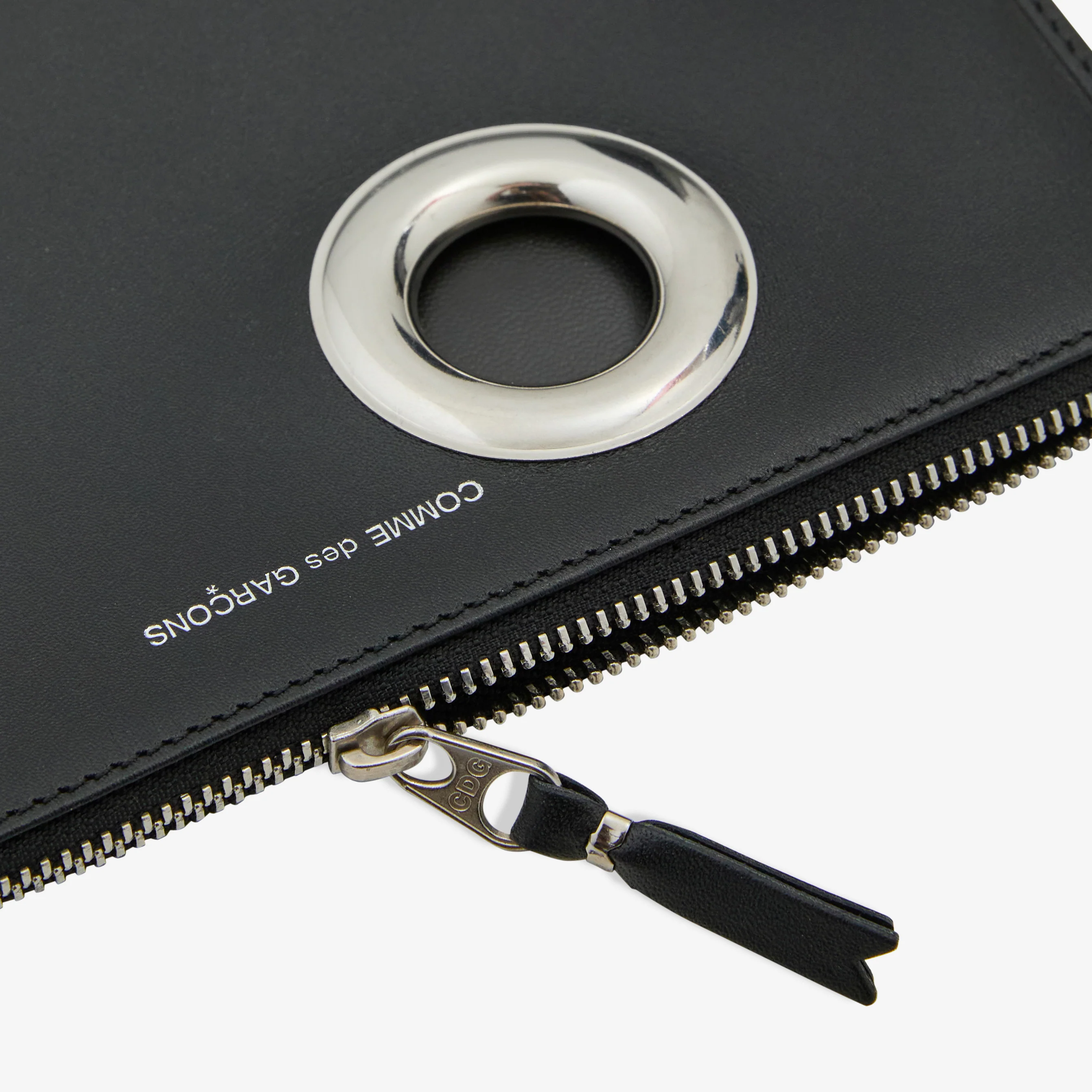 SA5100SE Silver Eyelet Wallet Black - Image 4