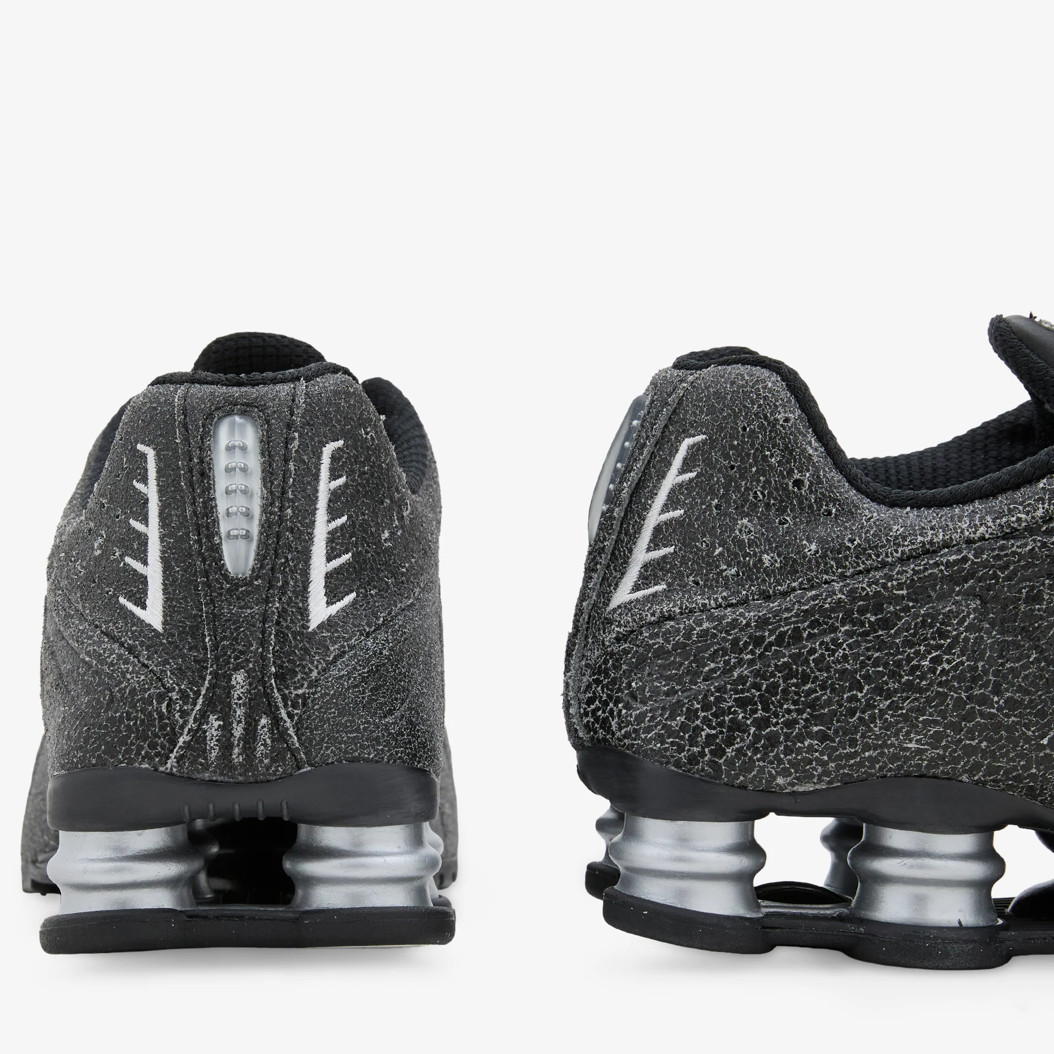 Shox R4 Black | Sail | Light Smoke Grey | Metallic Silver - Image 3