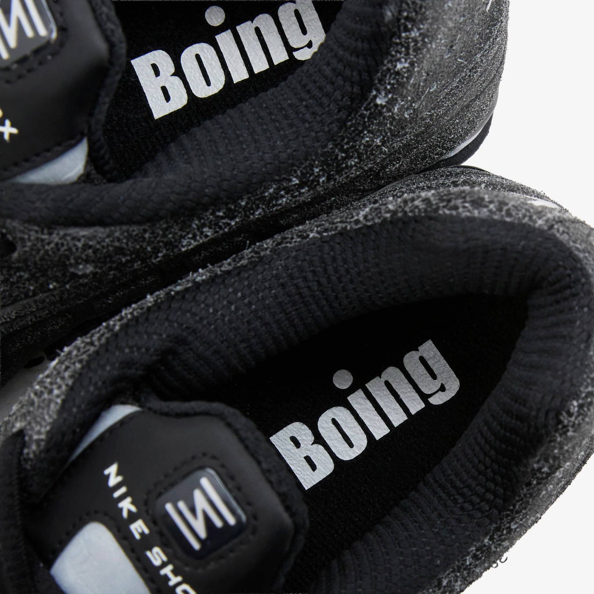 Shox R4 Black | Sail | Light Smoke Grey | Metallic Silver - Image 5