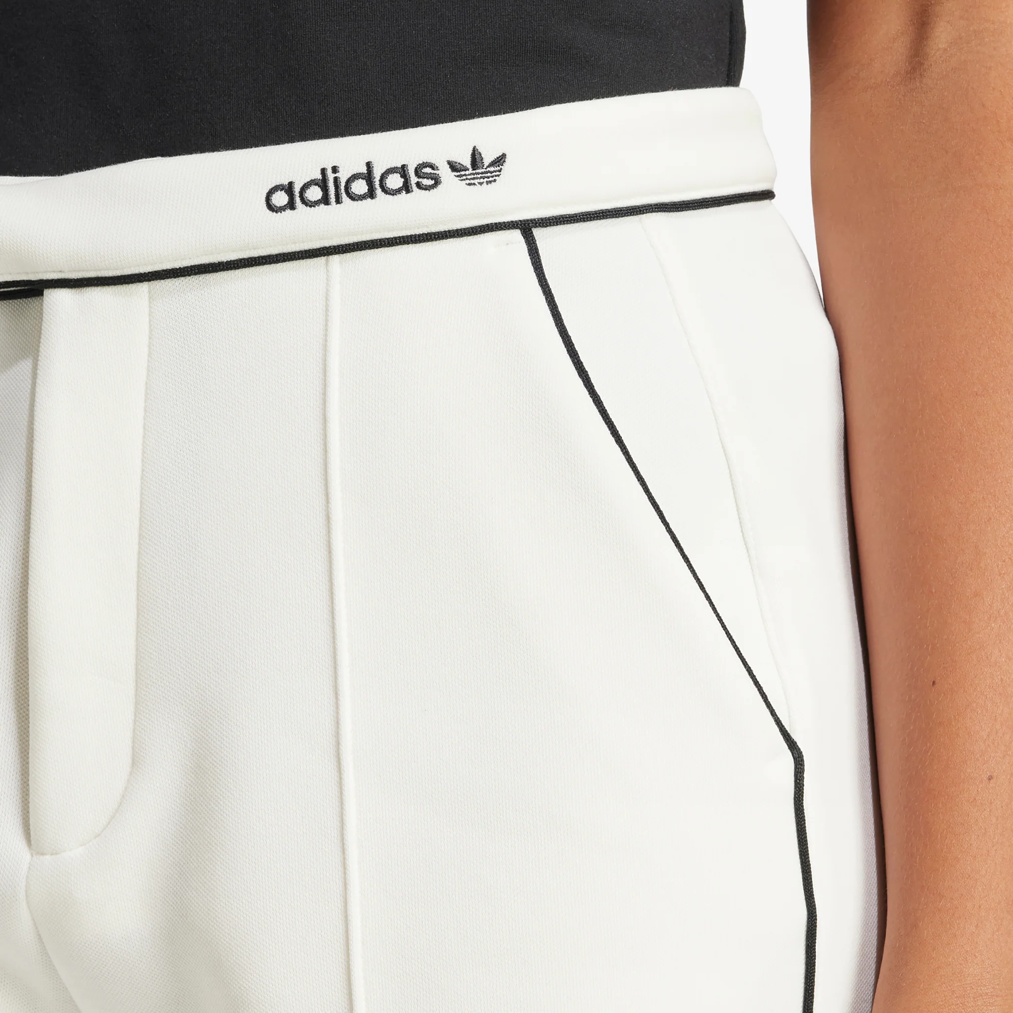 Women's Premium Tailored Bermuda Shorts Off White - Image 2